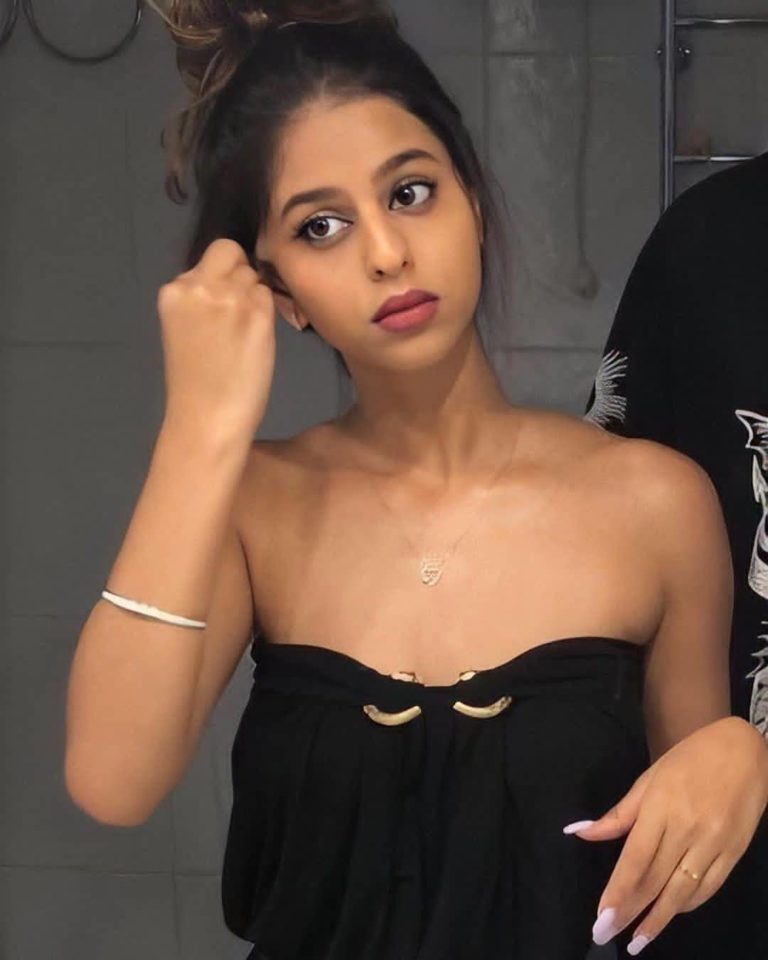 SRk daughter Suhana Khan in black open neck costume