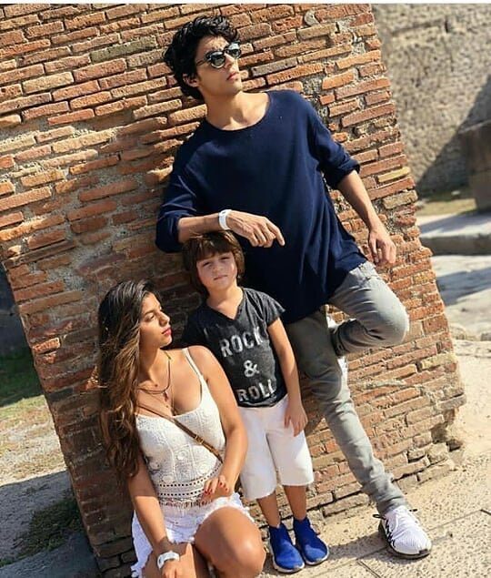 Suhana Khan with Elder Brother Aryan Khan and younger brother Abram Khan