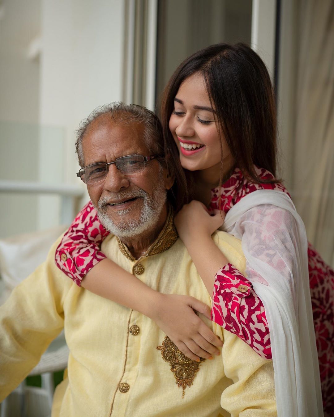 Jannat Jubair with her Grand Father at her mumbai residence
