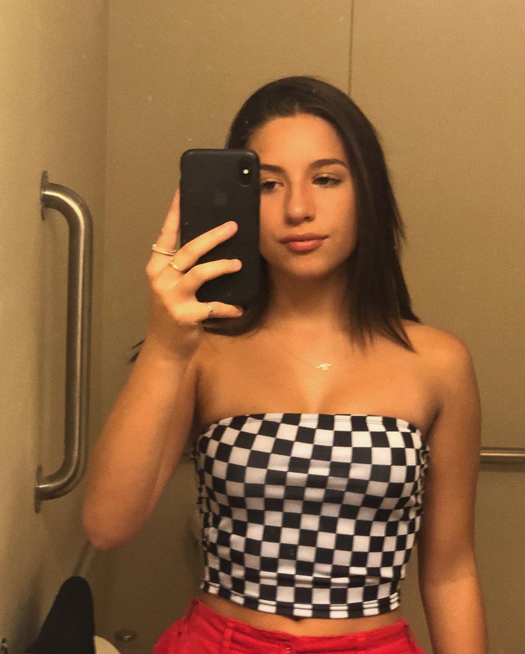 beauty queen mackenzie ziegler taking her own selfie