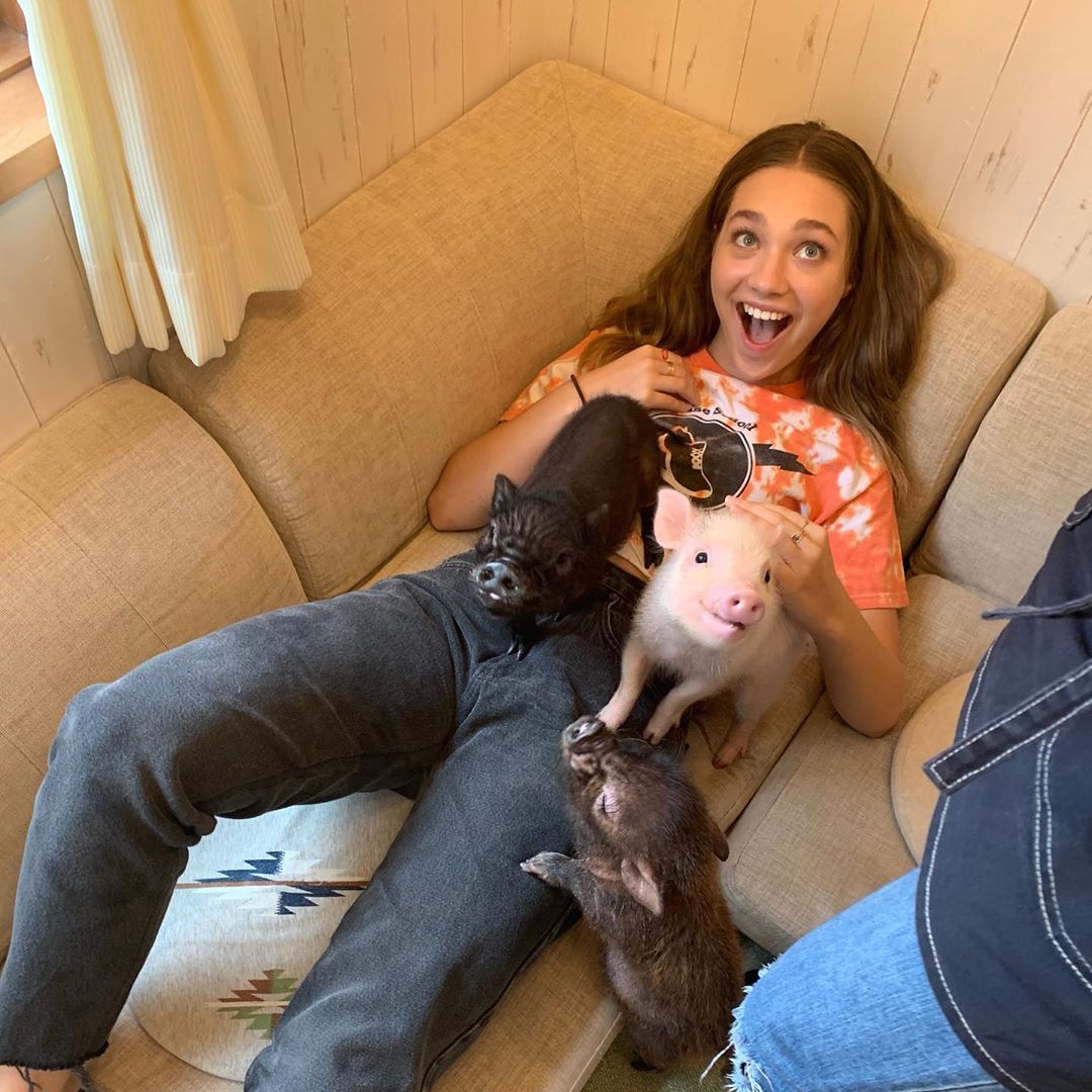 dancer actress maddie ziegler with her pet dogs Molly and Maliboo