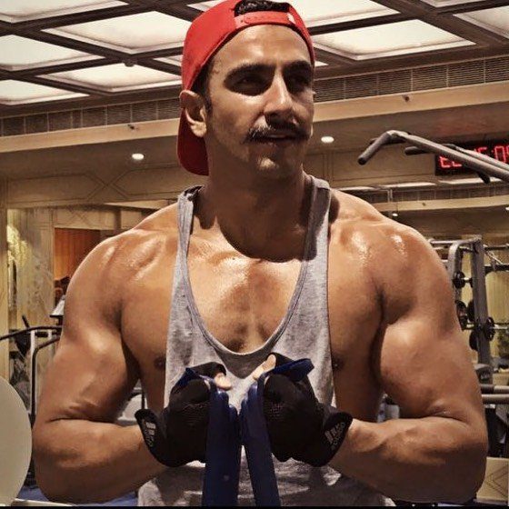 fitness freak ranbeer singh doing gym workout bollywood actor