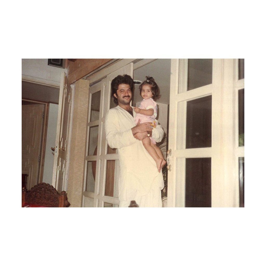 sonam kapoor ahuja childhood pic with her actor father anil kapoor