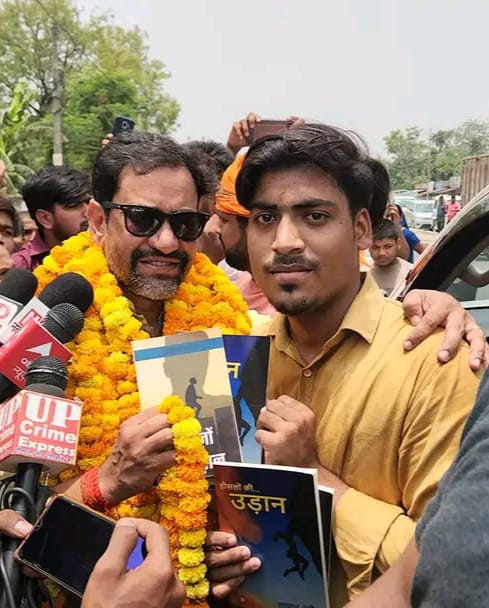 Book author Shayan Ateeque during promotion of his book sapno ki Udaan