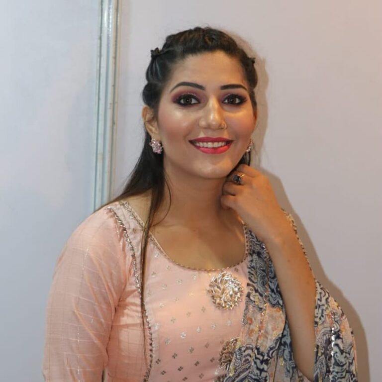 Sapna Choudhary Biography wiki age height net worth famous haryanvi singer & dancer