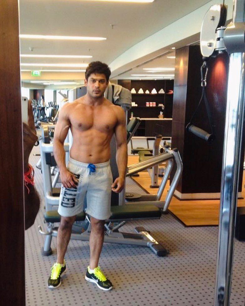 Siddharth Shukla Height Age Death Girlfriend Wife Family Biography 4