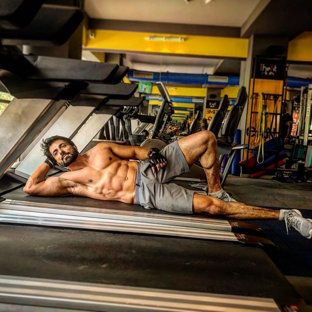 Sonu Sood Height Age Wife Children Family Biography MoreSonu Sood Height Age Wife Children Family Biography More